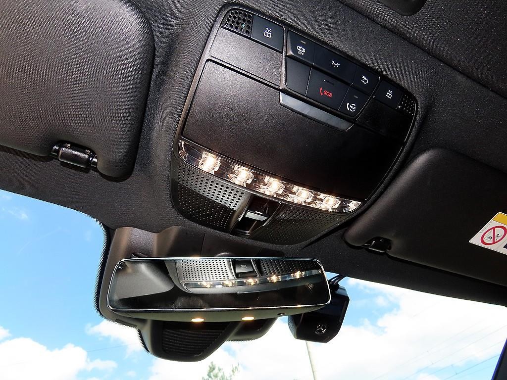벤츠 E 클래스 E-클래스 W213 E300e 4MATIC 익스클루시브 이미지 15