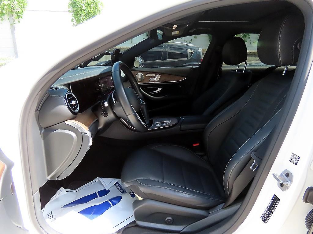 벤츠 E 클래스 E-클래스 W213 E300e 4MATIC 익스클루시브 이미지 5