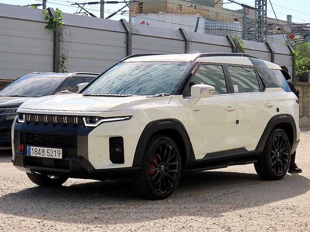 KG모빌리티(쌍용) 토레스 1.5 GDI-T 4WD 리미티드 블랙에디션 이미지 2