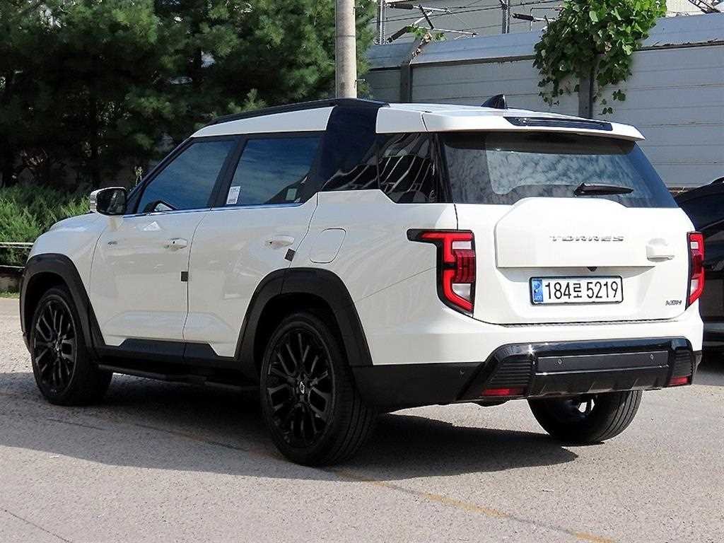 KG모빌리티(쌍용) 토레스 1.5 GDI-T 4WD 리미티드 블랙에디션 이미지 3