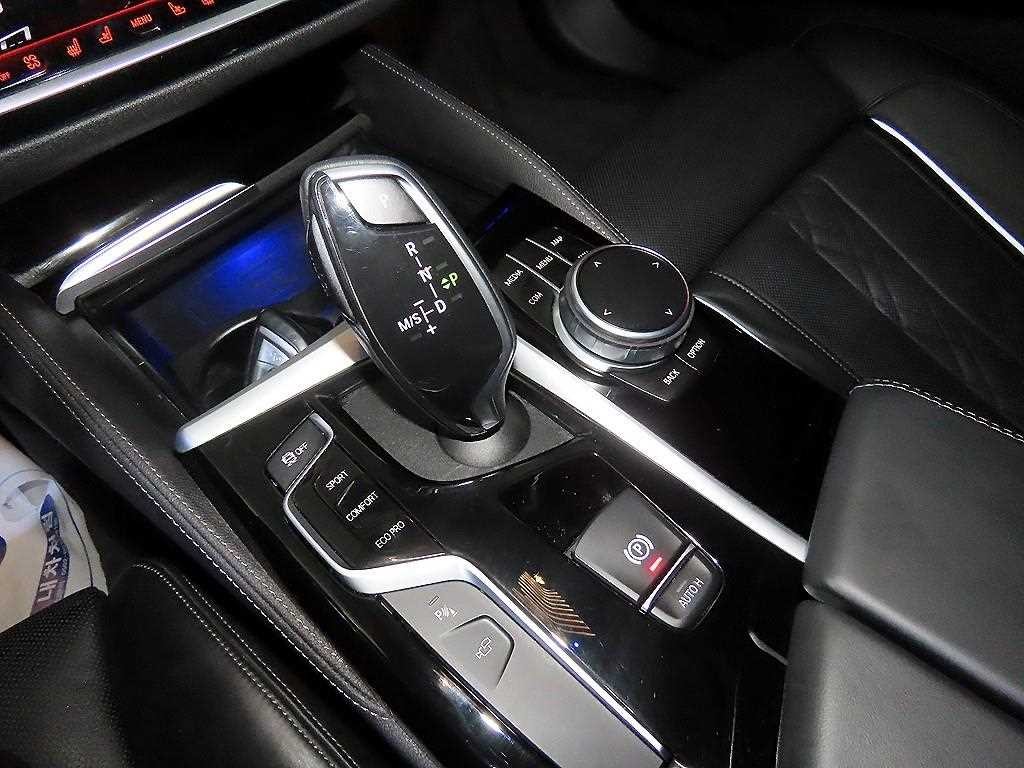 BMW 5시리즈 5시리즈 (G30) 530i M 스포츠 플러스 이미지 12