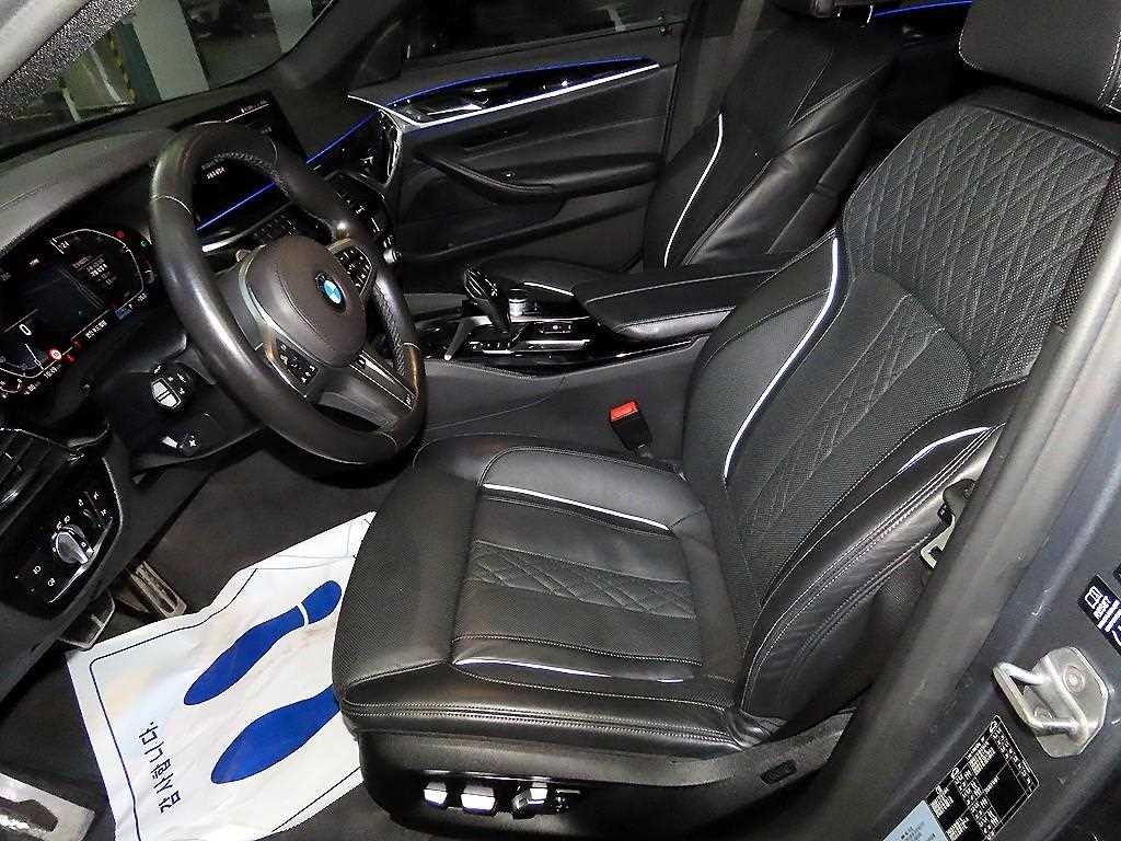BMW 5시리즈 5시리즈 (G30) 530i M 스포츠 플러스 이미지 6