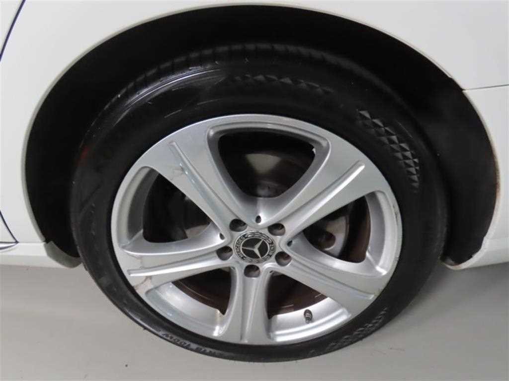 벤츠 E 클래스 E-클래스 W213 E200 아방가르드 이미지 17