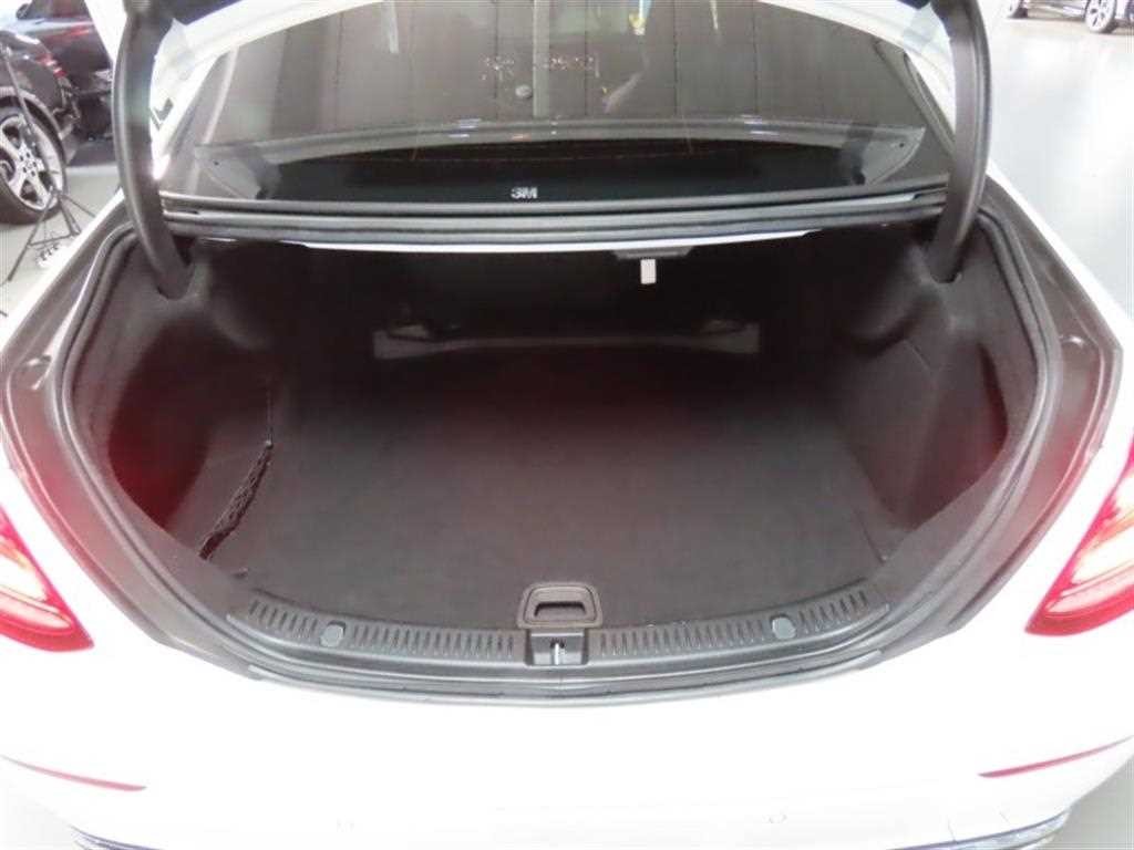 벤츠 E 클래스 E-클래스 W213 E200 아방가르드 이미지 18