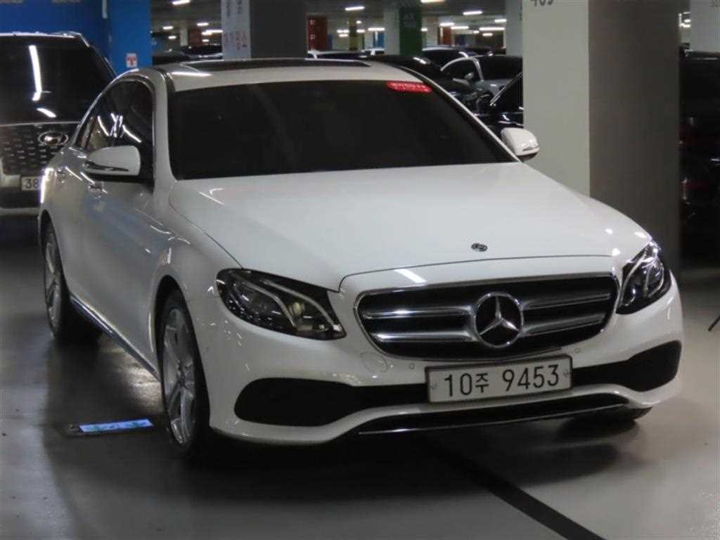 벤츠 E 클래스 E-클래스 W213 E200 아방가르드 이미지 2