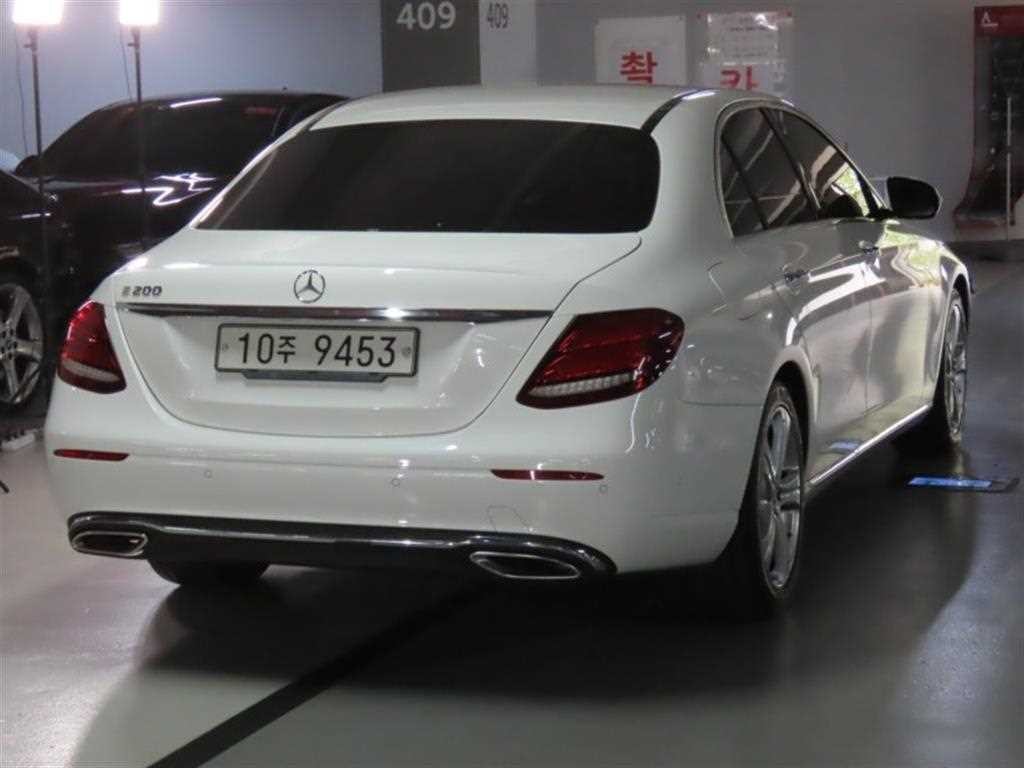 벤츠 E 클래스 E-클래스 W213 E200 아방가르드 이미지 3