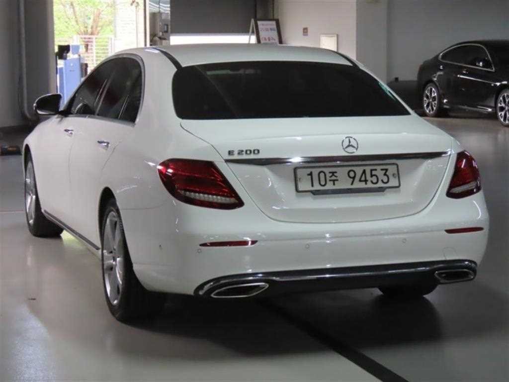 벤츠 E 클래스 E-클래스 W213 E200 아방가르드 이미지 4