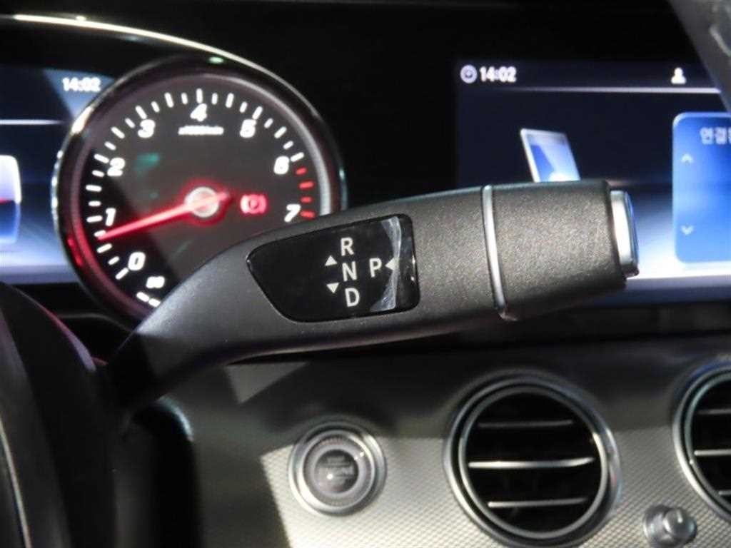벤츠 E 클래스 E-클래스 W213 E200 아방가르드 이미지 6