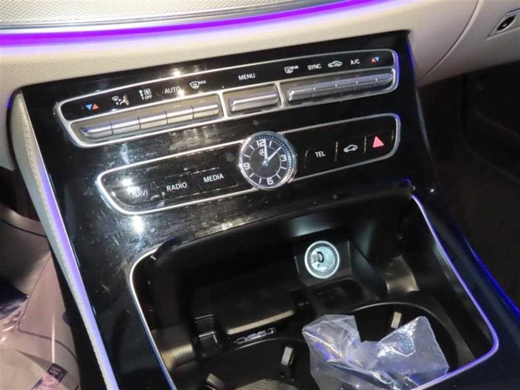 벤츠 E 클래스 E-클래스 W213 E200 아방가르드 이미지 8