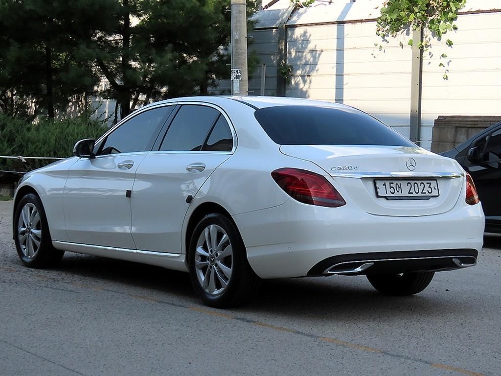 벤츠 C 클래스 C클래스 W205 C220 d 아방가르드 이미지 3