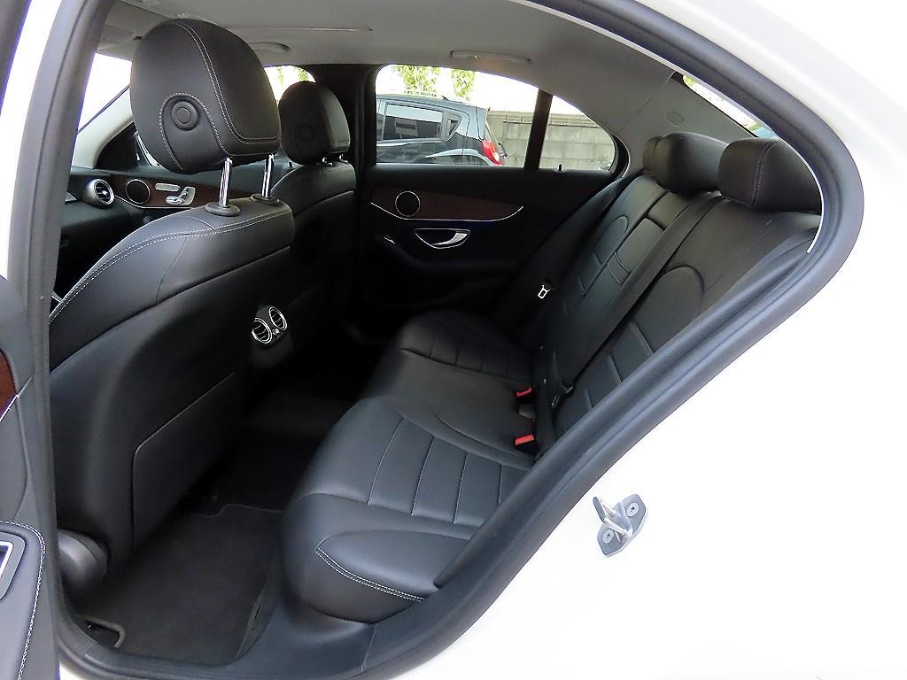 벤츠 C 클래스 C클래스 W205 C220 d 아방가르드 이미지 6
