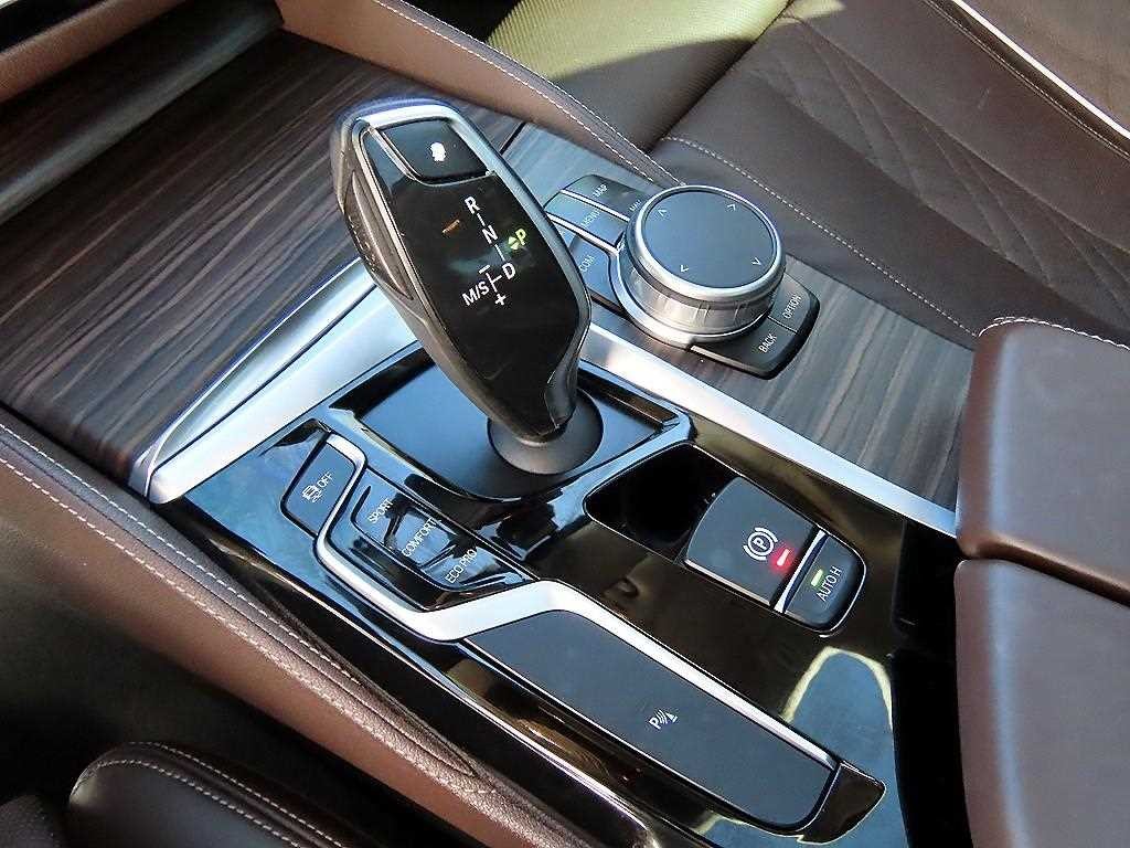 BMW 5시리즈 5시리즈 (G30) 520d 럭셔리 플러스 이미지 11
