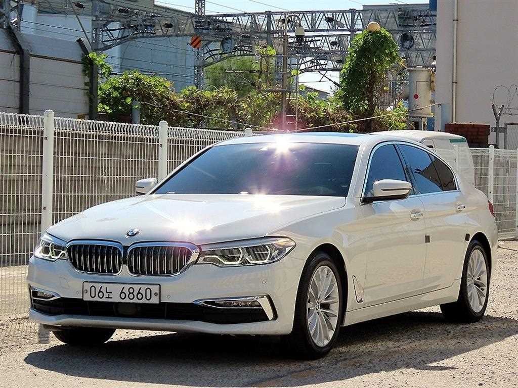 BMW 5시리즈 5시리즈 (G30) 520d 럭셔리 플러스 이미지 2