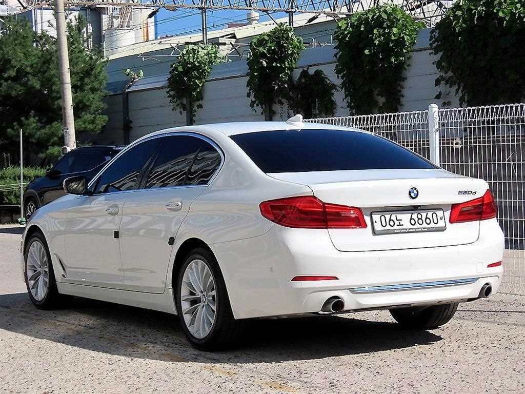 BMW 5시리즈 5시리즈 (G30) 520d 럭셔리 플러스 이미지 3