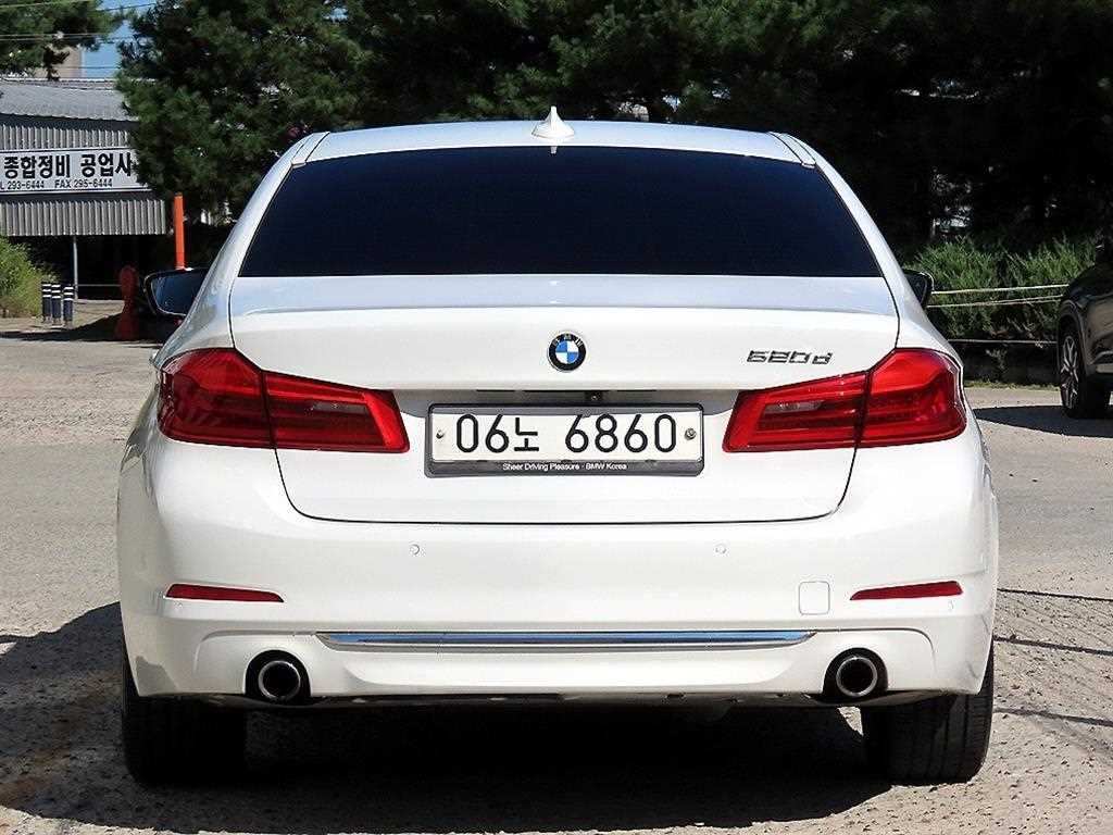 BMW 5시리즈 5시리즈 (G30) 520d 럭셔리 플러스 이미지 4