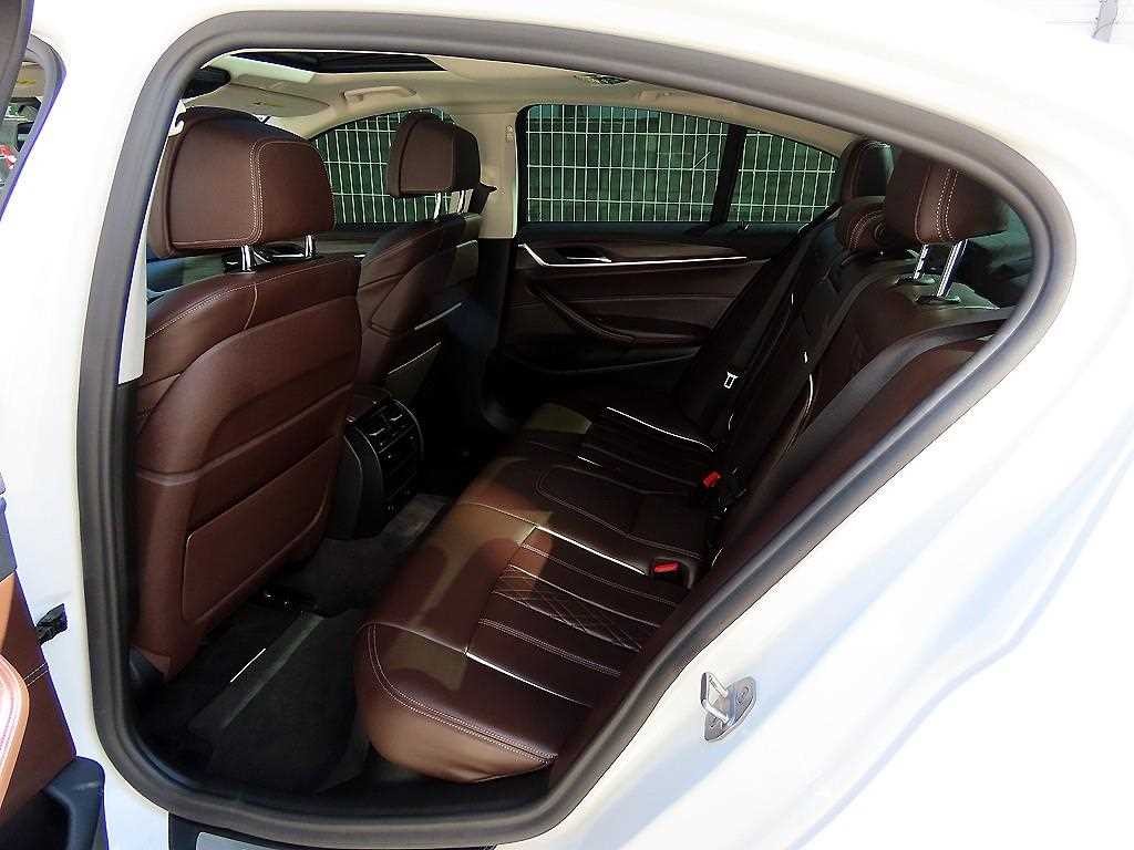 BMW 5시리즈 5시리즈 (G30) 520d 럭셔리 플러스 이미지 6