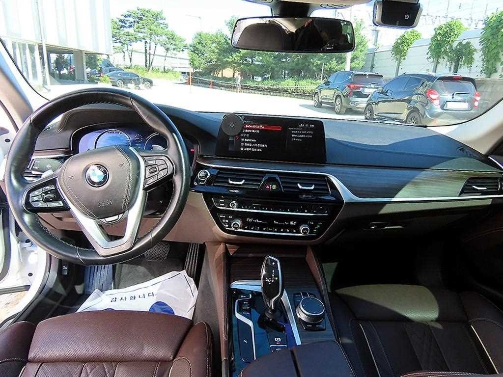 BMW 5시리즈 5시리즈 (G30) 520d 럭셔리 플러스 이미지 7
