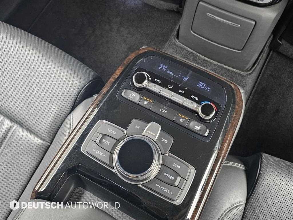 제네시스 EQ900 3.8 GDI AWD 프리미엄 럭셔리 이미지 16