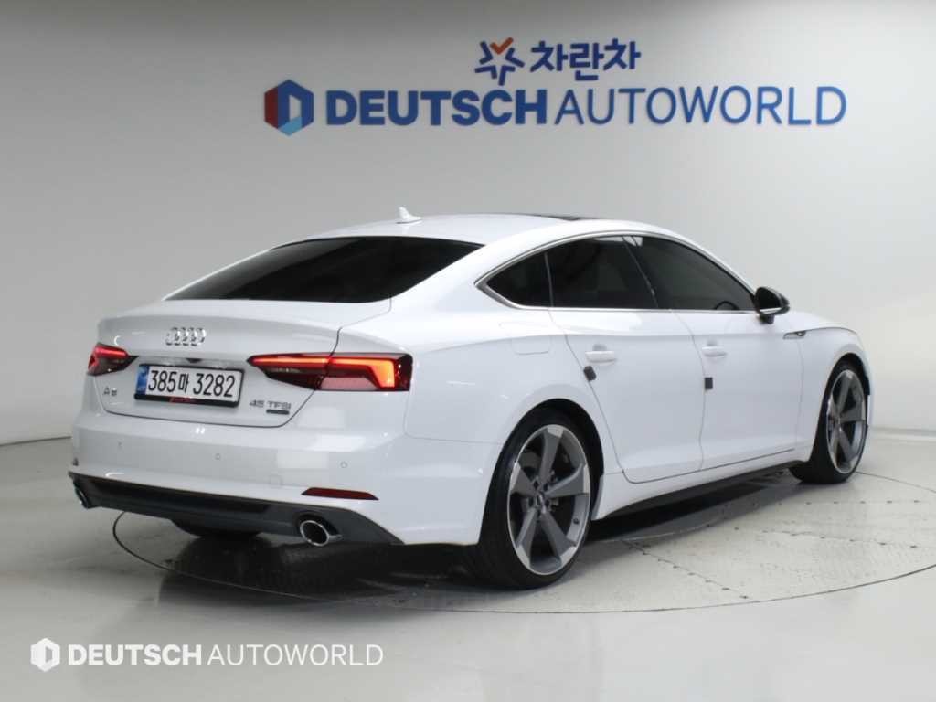 아우디 A5 A5 (F5) 45 TFSI 콰트로 프리미엄 스포트백 이미지 2