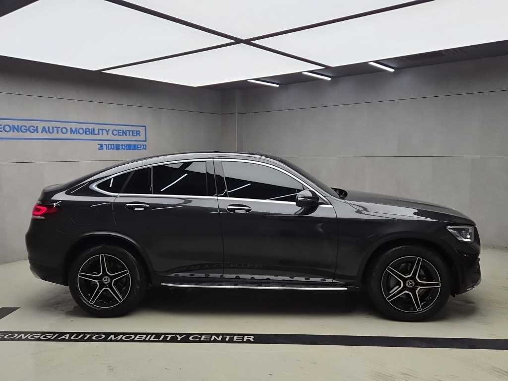 벤츠 GLC 클래스 GLC클래스 X253 GLC 300 4MATIC 쿠페 이미지 2