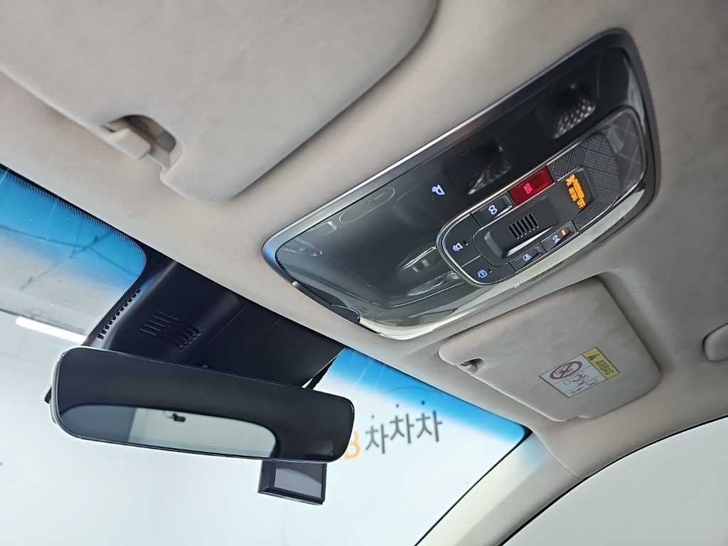 제네시스 GV70 일렉트리파이드 GV70 e-AWD 이미지 16