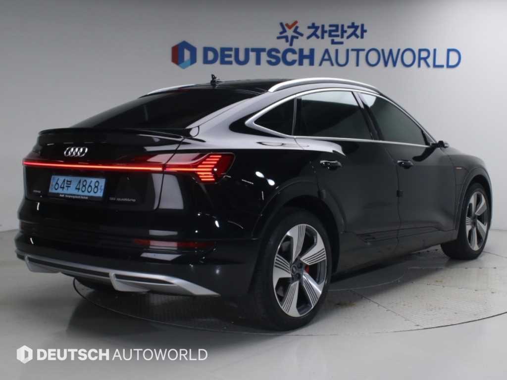 아우디 e-트론 55 콰트로 스포트백 이미지 2