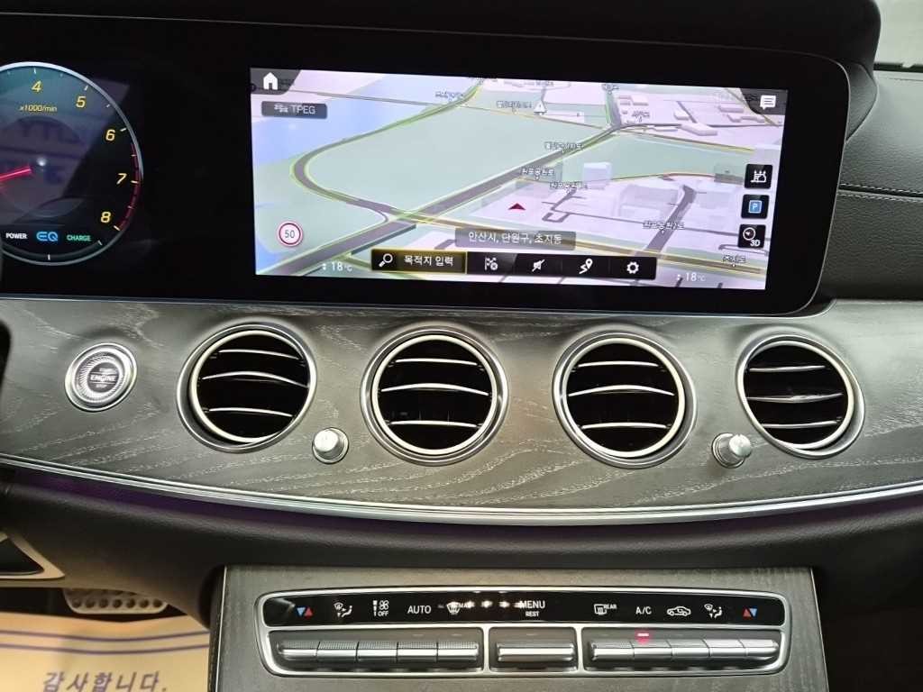 벤츠 E 클래스 E-클래스 W213 E350 4MATIC AMG LINE 이미지 12