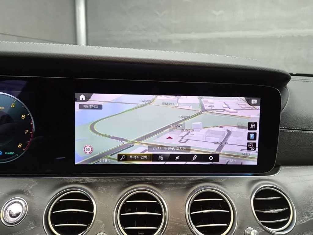 벤츠 E 클래스 E-클래스 W213 E350 4MATIC AMG LINE 이미지 13
