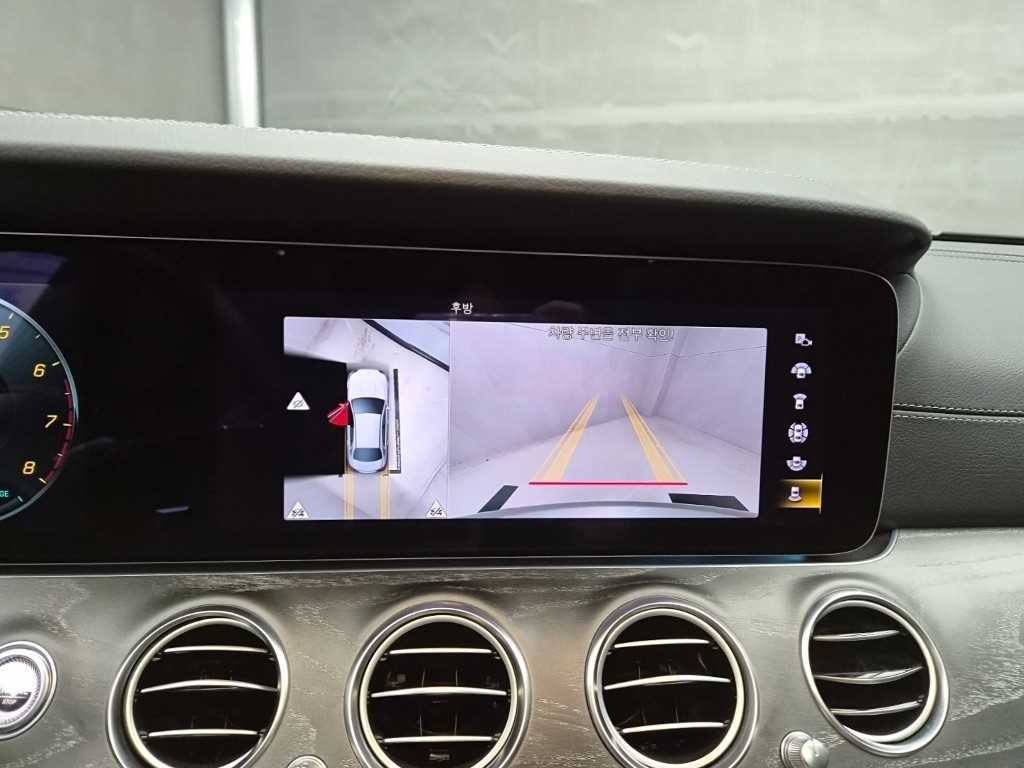 벤츠 E 클래스 E-클래스 W213 E350 4MATIC AMG LINE 이미지 14