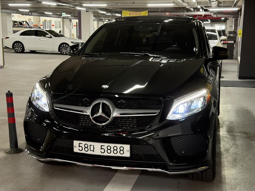 벤츠 GLE 클래스 GLE 클래스 W166 GLE 350 d 4MATIC 쿠페 이미지 1