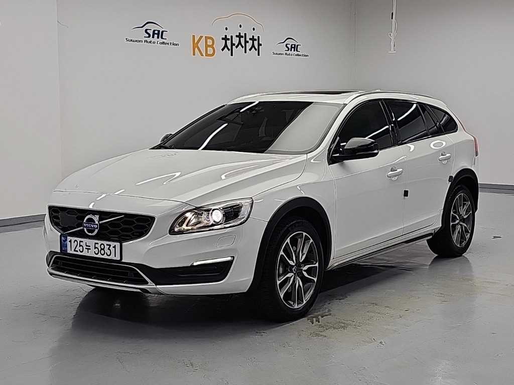 볼보 V60 V60 크로스컨트리 2.0 D4 섬멈 이미지 2