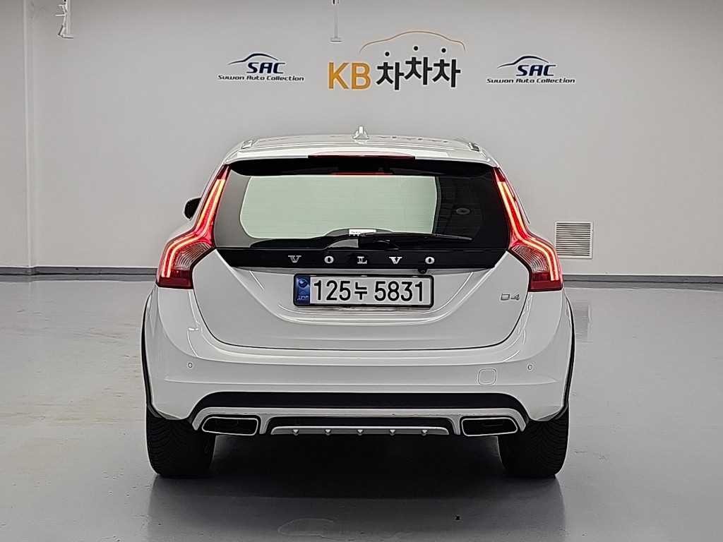 볼보 V60 V60 크로스컨트리 2.0 D4 섬멈 이미지 3