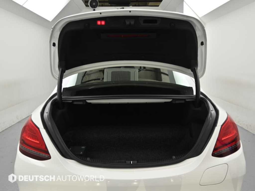 벤츠 C 클래스 C클래스 W205 C300e 4MATIC AMG Line 이미지 19