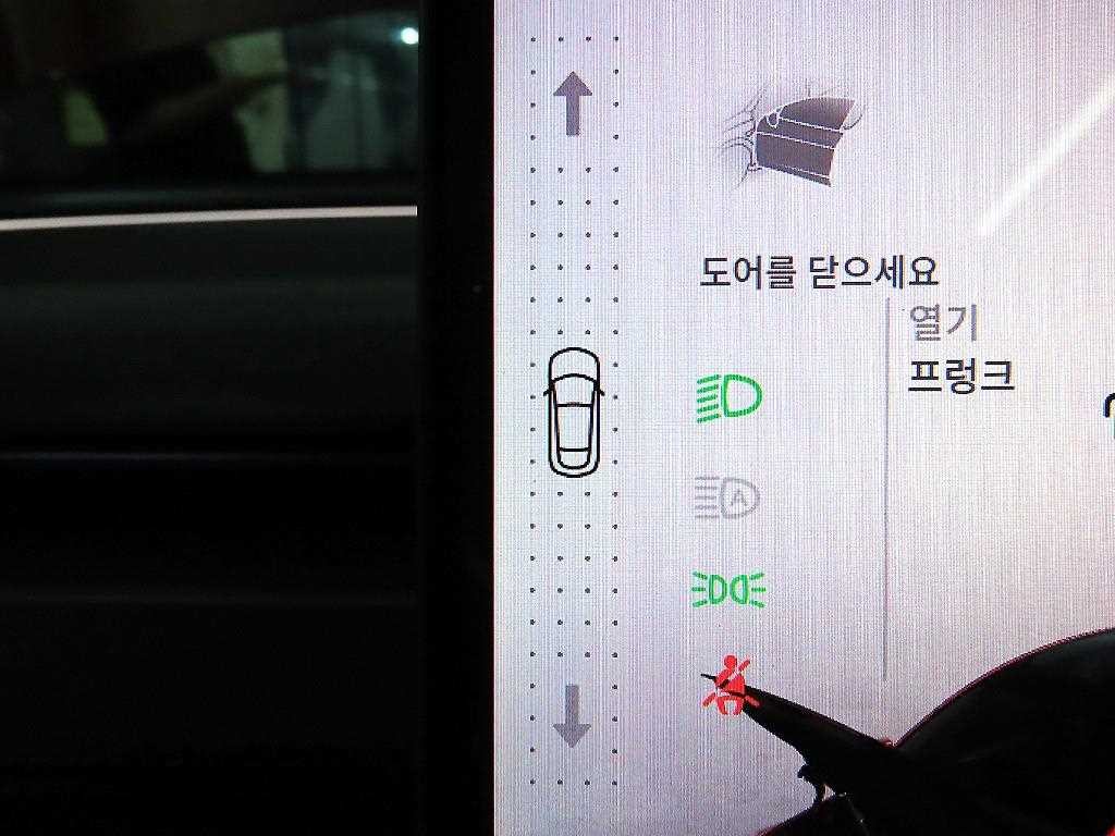 테슬라 모델 Y 롱 레인지 이미지 13