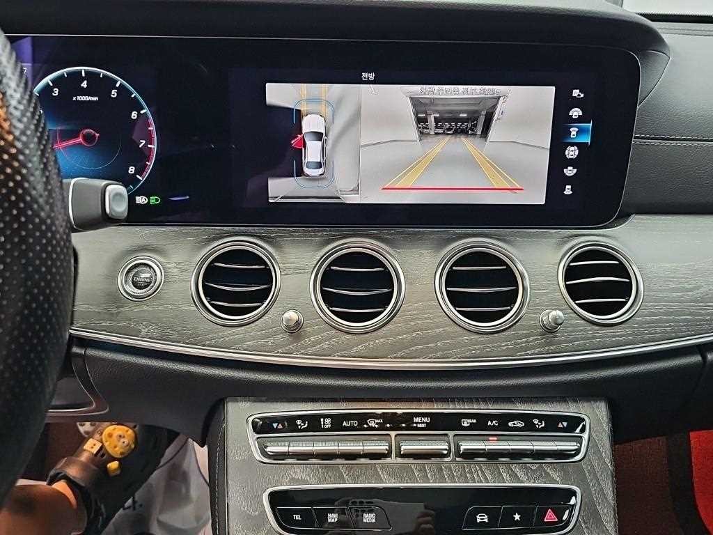 벤츠 E 클래스 E-클래스 W213 E350 4MATIC AMG LINE 이미지 10