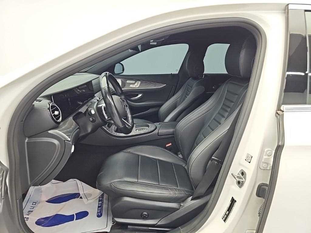 벤츠 E 클래스 E-클래스 W213 E350 4MATIC AMG LINE 이미지 11