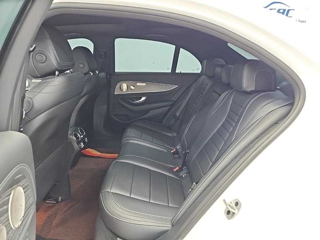 벤츠 E 클래스 E-클래스 W213 E350 4MATIC AMG LINE 이미지 12