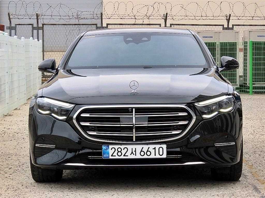 벤츠 E 클래스 E-클래스 W214 E300 4MATIC 익스클루시브 이미지 1