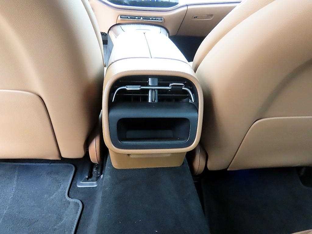 벤츠 E 클래스 E-클래스 W214 E300 4MATIC 익스클루시브 이미지 16