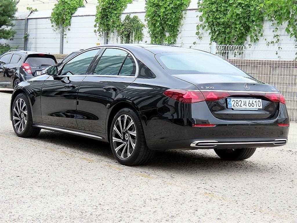 벤츠 E 클래스 E-클래스 W214 E300 4MATIC 익스클루시브 이미지 3