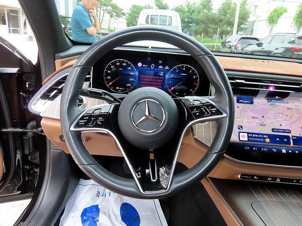 벤츠 E 클래스 E-클래스 W214 E300 4MATIC 익스클루시브 이미지 8