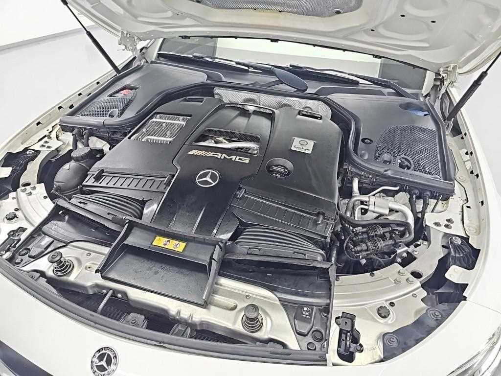 벤츠 E 클래스 E-클래스 W213 E63 AMG 4MATIC+ 이미지 11