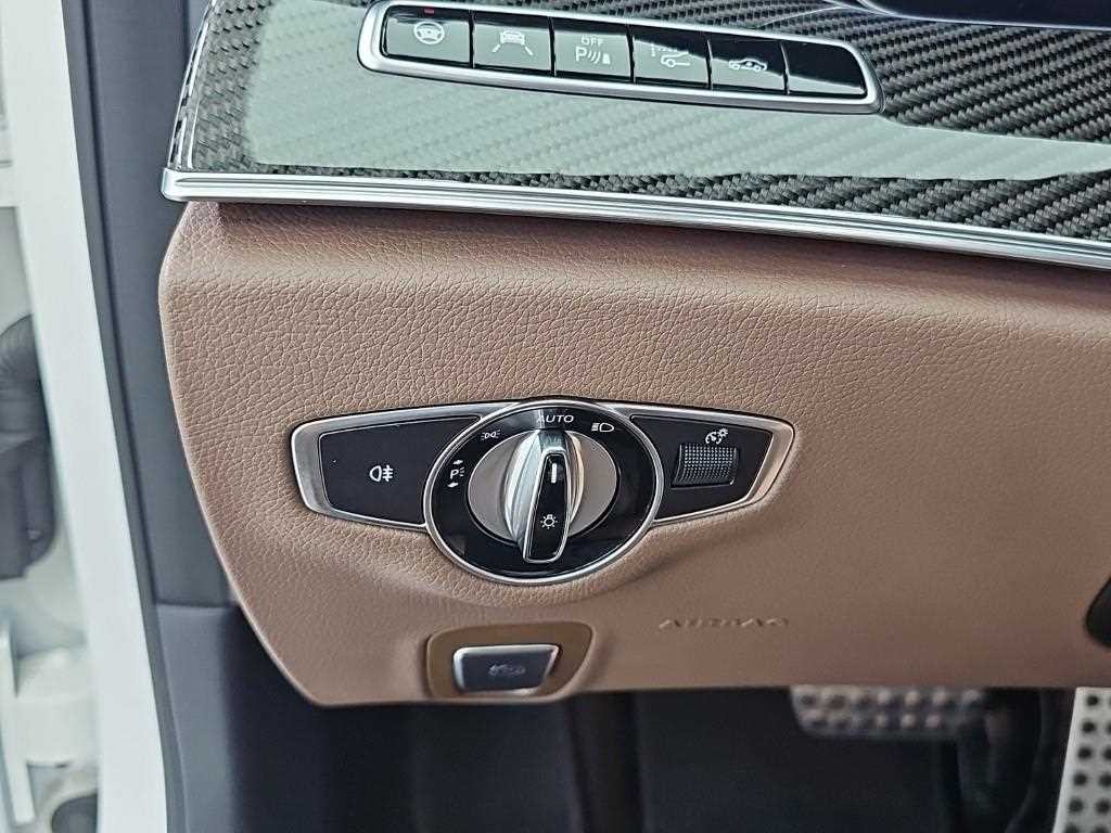 벤츠 E 클래스 E-클래스 W213 E63 AMG 4MATIC+ 이미지 13