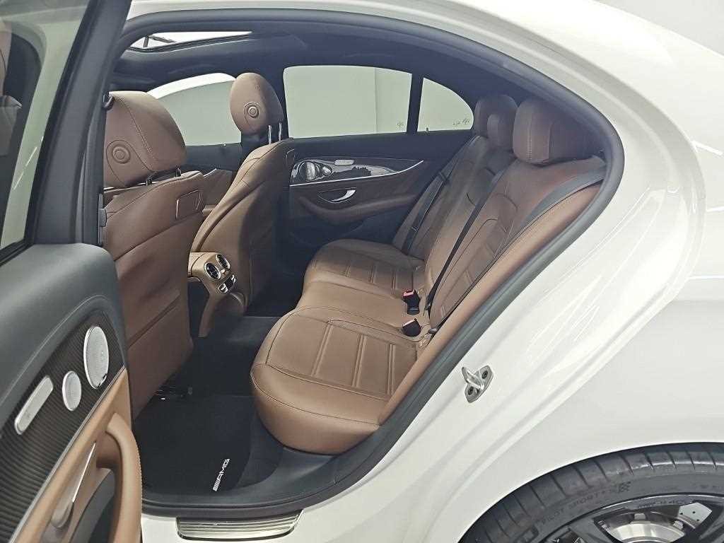 벤츠 E 클래스 E-클래스 W213 E63 AMG 4MATIC+ 이미지 15