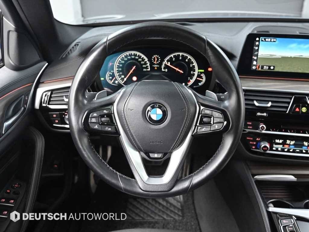 BMW 5시리즈 5시리즈 (G30) 530i xDrive M 스포츠 플러스 이미지 13