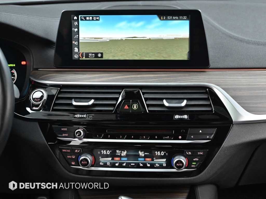 BMW 5시리즈 5시리즈 (G30) 530i xDrive M 스포츠 플러스 이미지 14