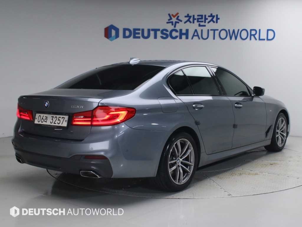 BMW 5시리즈 5시리즈 (G30) 530i xDrive M 스포츠 플러스 이미지 2