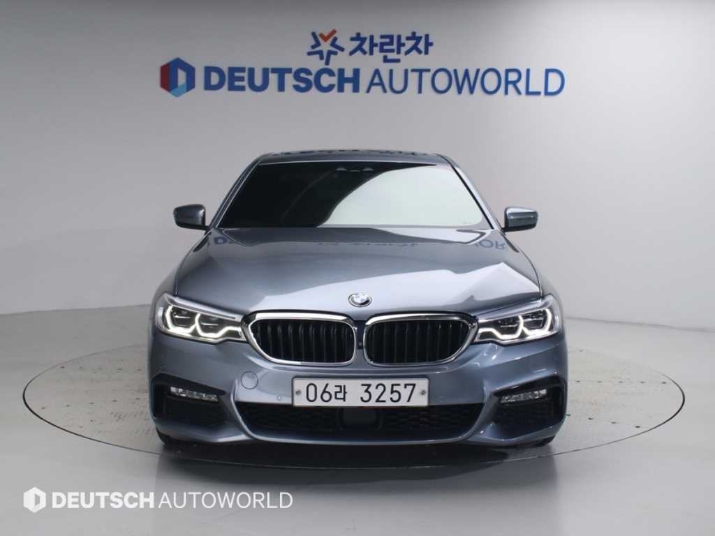 BMW 5시리즈 5시리즈 (G30) 530i xDrive M 스포츠 플러스 이미지 3