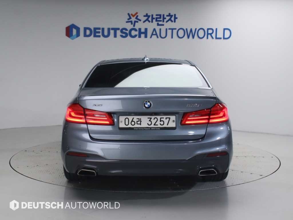 BMW 5시리즈 5시리즈 (G30) 530i xDrive M 스포츠 플러스 이미지 4