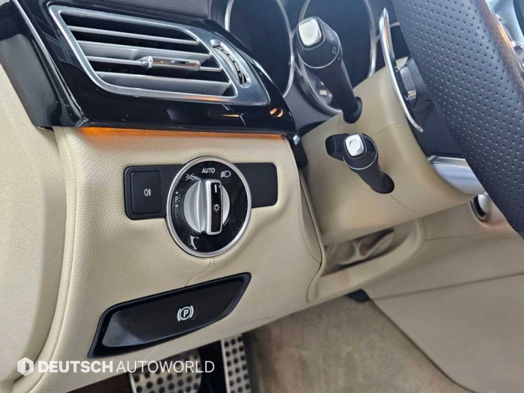 벤츠 CLS 클래스 CLS클래스 W218 CLS 63 AMG 4MATIC 이미지 17